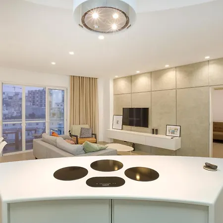 Oasis: With Breathtaking View W/parking By 360 Estates