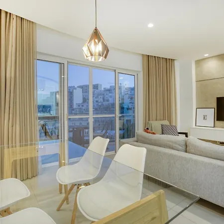 Oasis: With Breathtaking View W/parking By 360 Estates * スリーマ